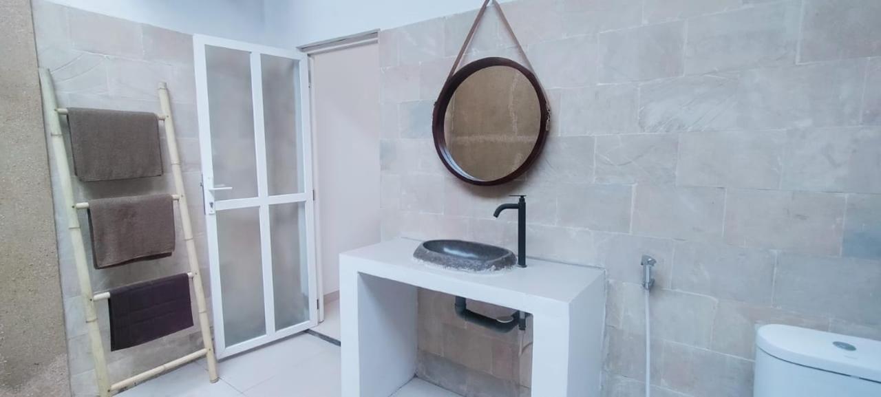 Zavana Rooms & Restaurant Tanjungkarang Kültér fotó
