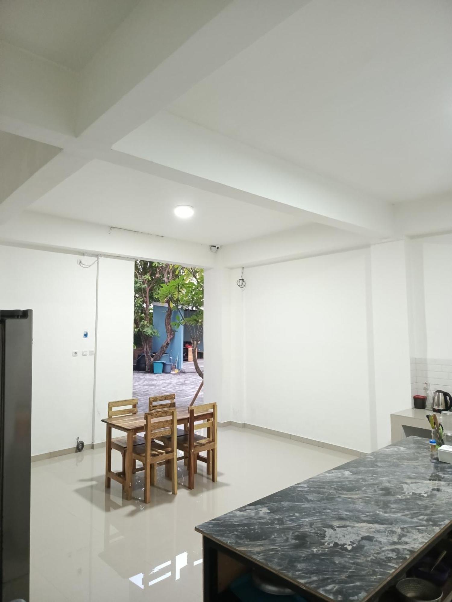 Zavana Rooms & Restaurant Tanjungkarang Kültér fotó