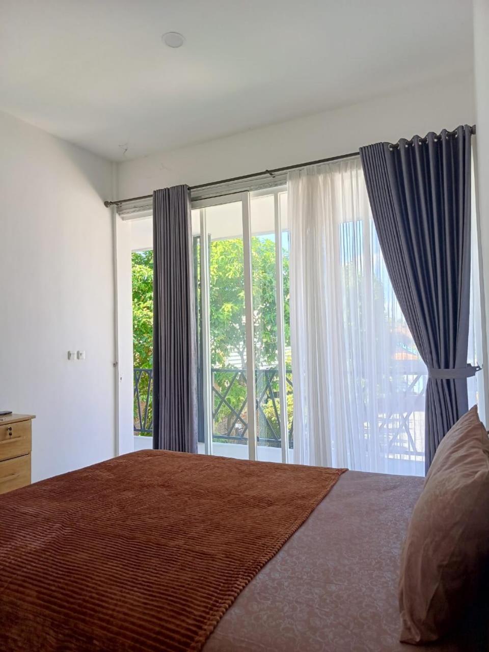 Zavana Rooms & Restaurant Tanjungkarang Kültér fotó