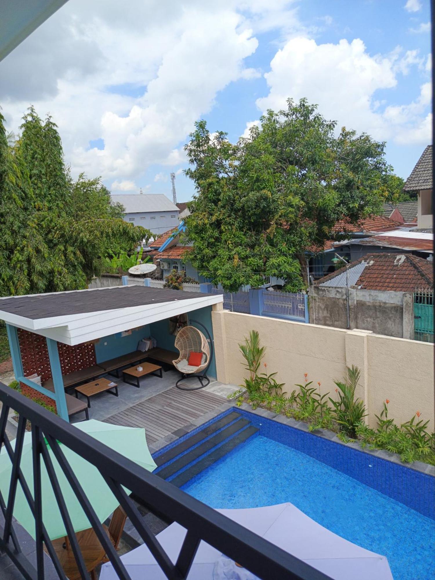 Zavana Rooms & Restaurant Tanjungkarang Kültér fotó
