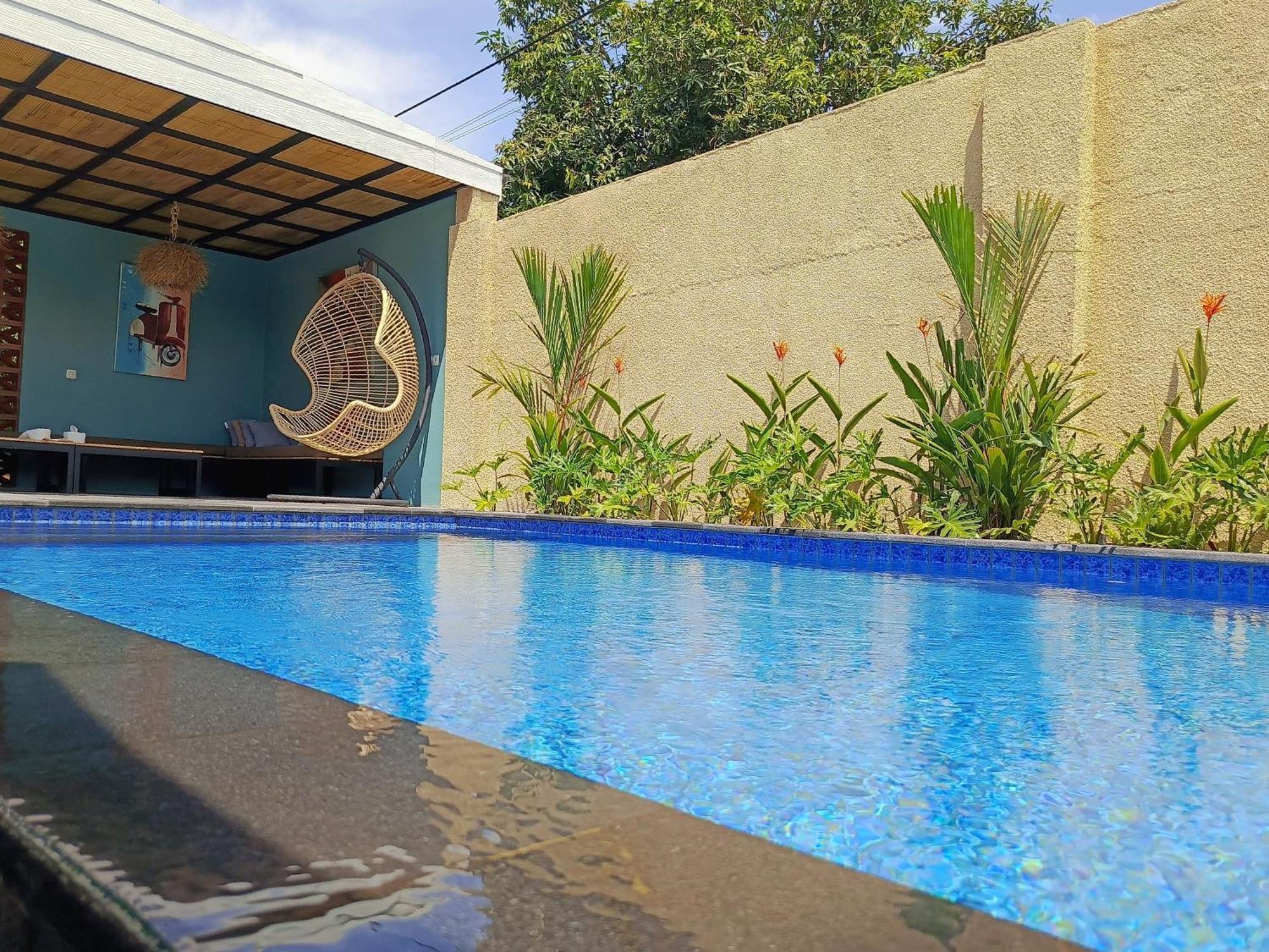 Zavana Rooms & Restaurant Tanjungkarang Kültér fotó
