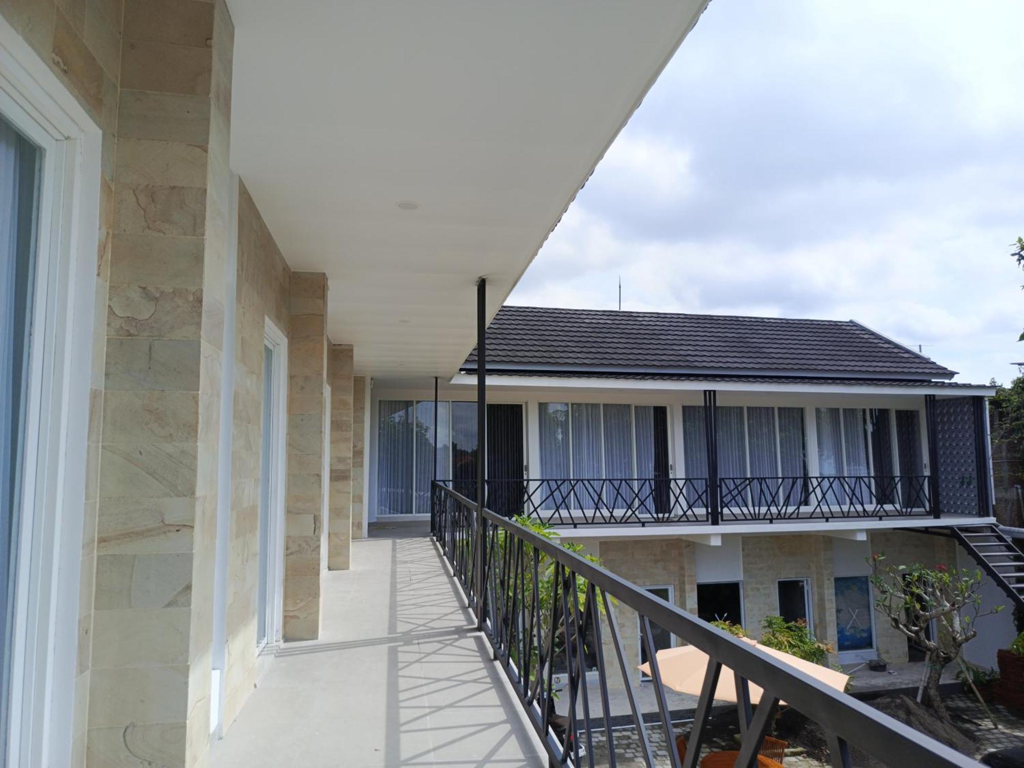 Zavana Rooms & Restaurant Tanjungkarang Kültér fotó